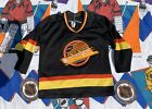 Vintage Vancouver Canucks Jersey Size Youth Extra Large XL CCM Maska Official